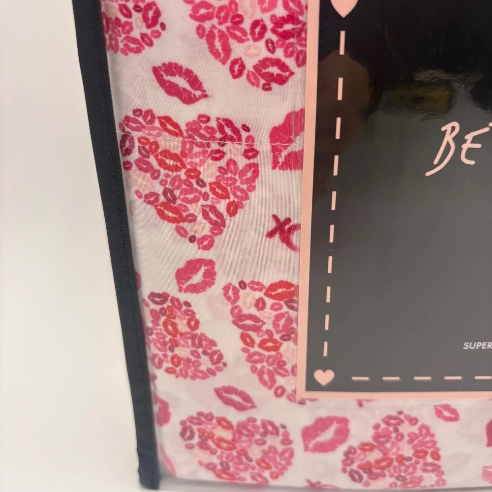 Betsey‎ Johnson Queen 4 Piece Sheet Set Pink Red Hearts Lipstick Kisses XOXO
